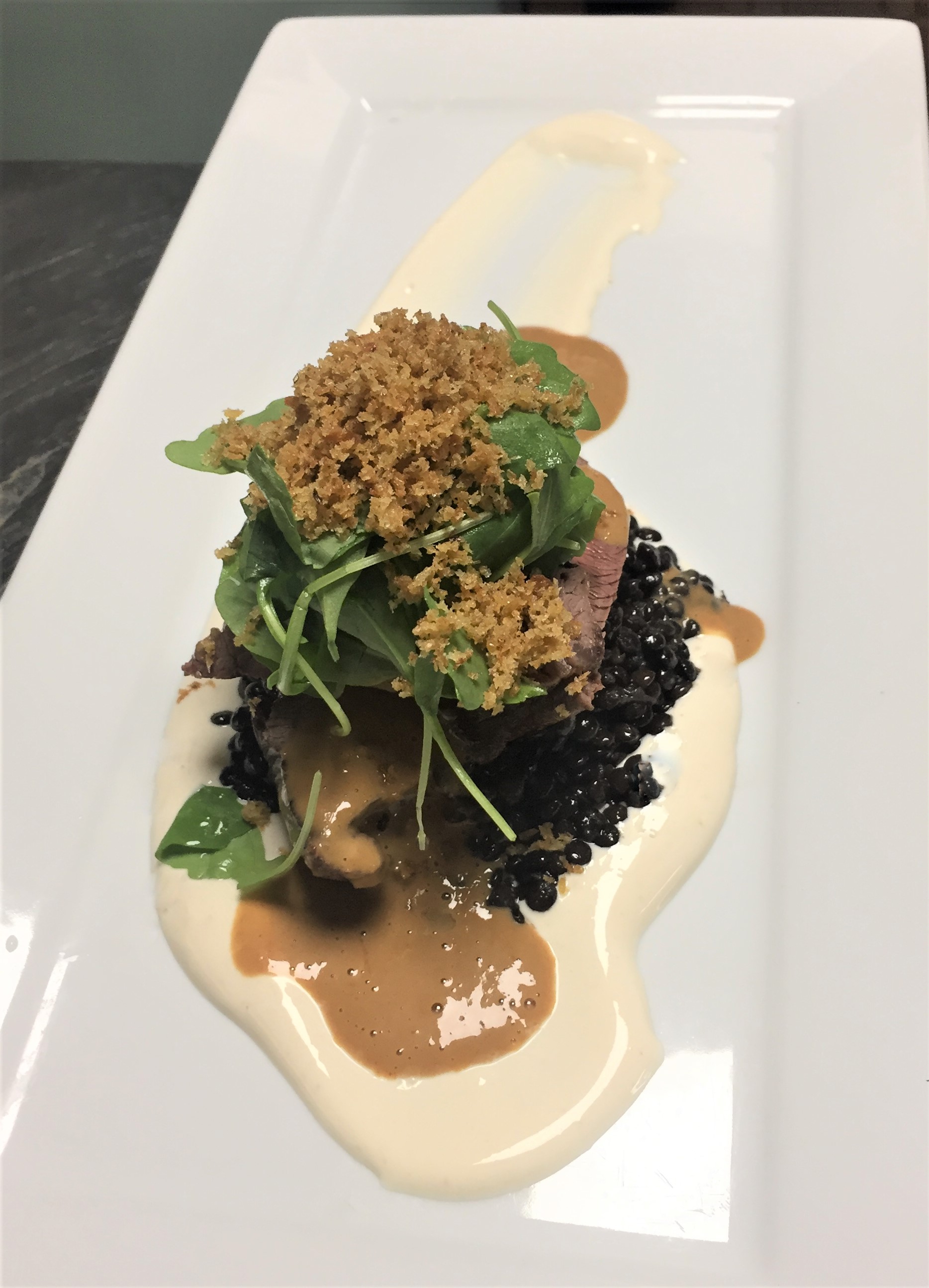 02.11.2016 – Rinderfilet auf Belugalinsen mit Senfbutter und ...